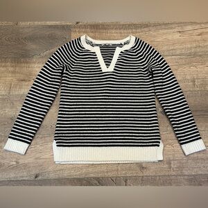 GAP Womens Wool Blend‎ Black Cream V-Neck Striped Sweater Coastal Classic Medium